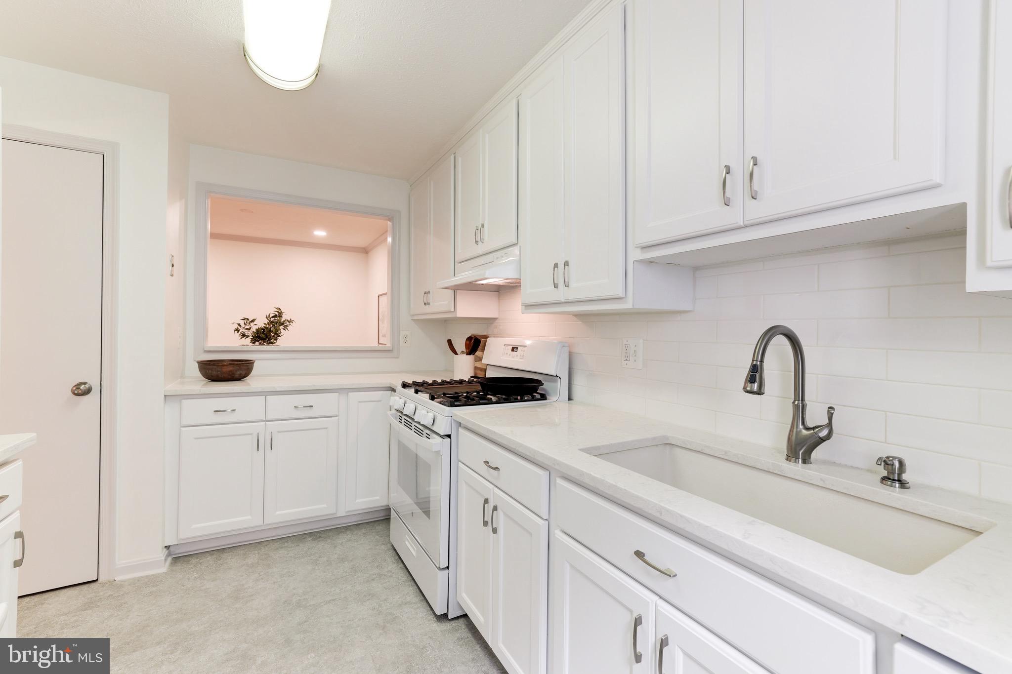 10098 Oakton Terrace Road Oakton, VA 22124 - Photo 21 of 36 Gallery Image 21