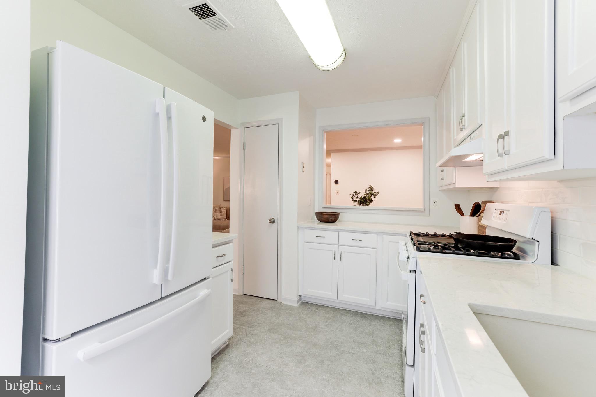 10098 Oakton Terrace Road Oakton, VA 22124 - Photo 22 of 36 Gallery Image 22