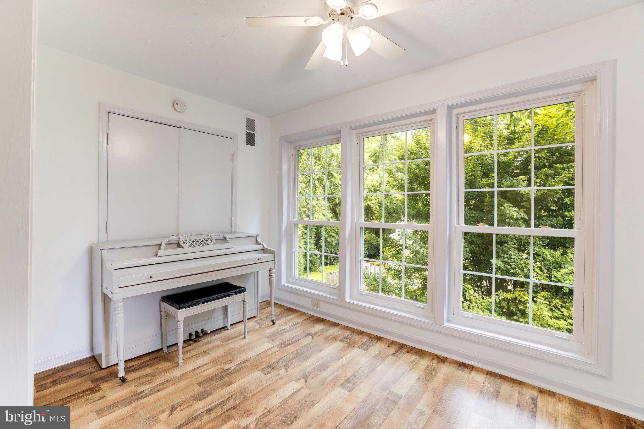 10098 Oakton Terrace Road Oakton, VA 22124 - Photo 25 of 36 Gallery Image 25