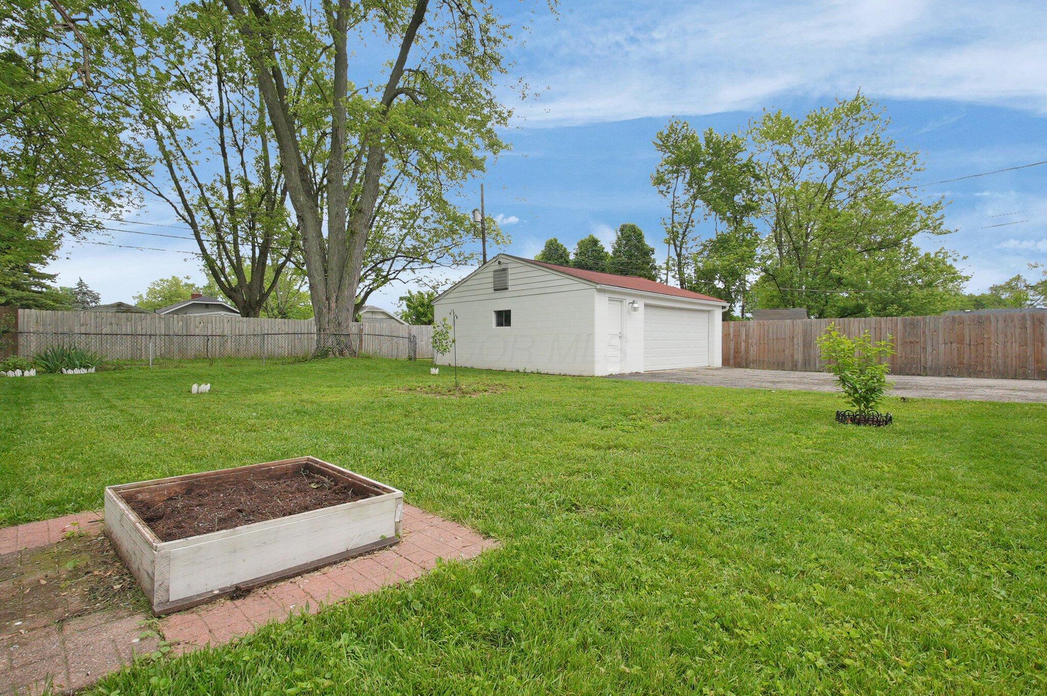 1936 Case Road Columbus, OH 43224 - Photo 23 of 27 Gallery Image 23