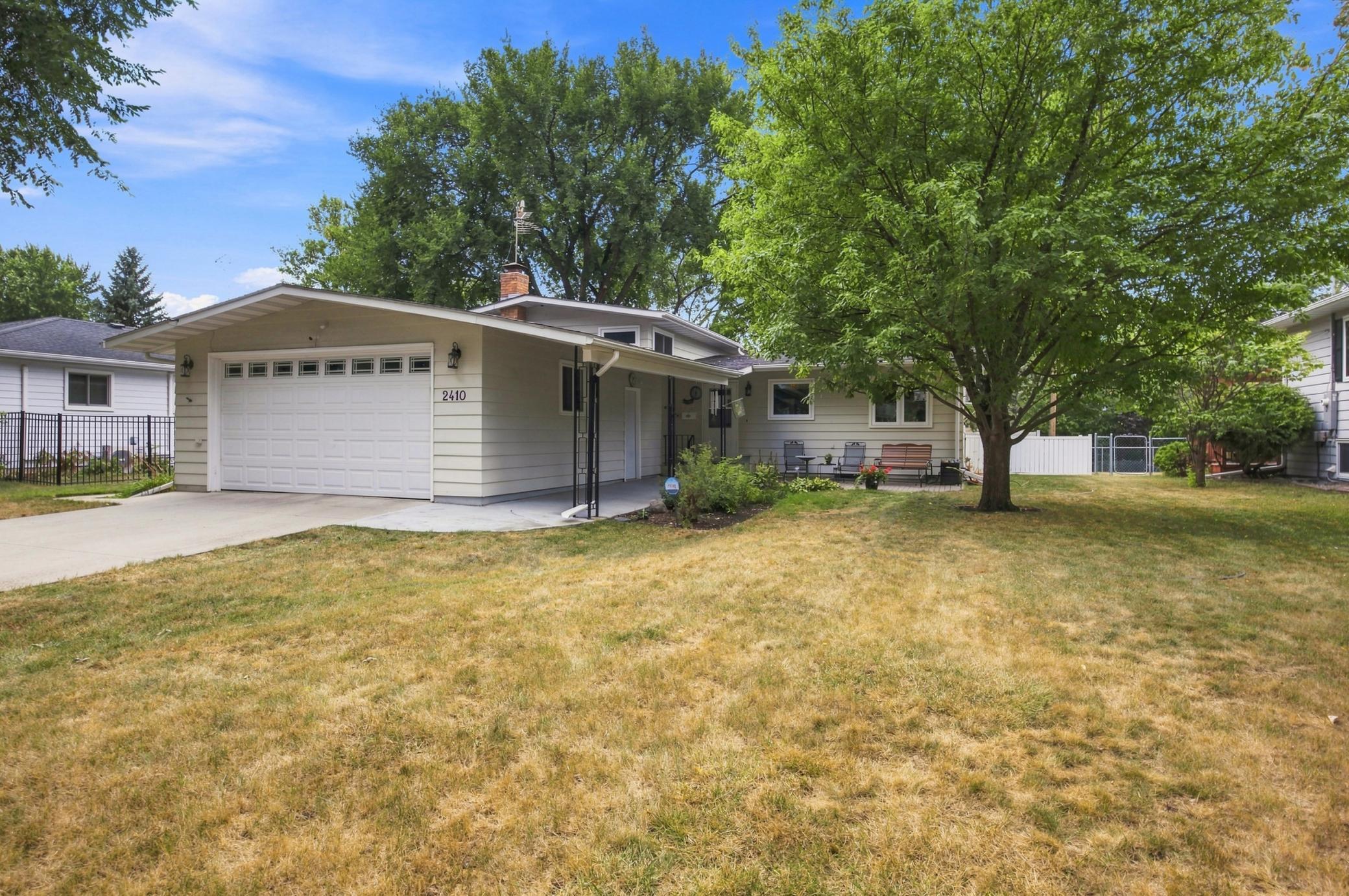2410 Evergreen Road North Fargo, ND 58102 - Photo 2 of 38 Gallery Image 2