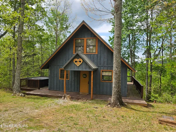 $450,000 | 3827 Gettaway Lane, Gatlinburg, TN 37738