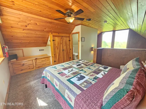 $450,000 | 3827 Gettaway Lane, Gatlinburg, TN 37738