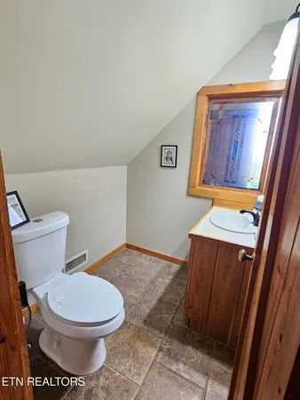 $450,000 | 3827 Gettaway Lane, Gatlinburg, TN 37738
