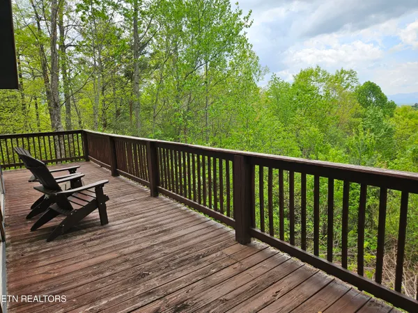 $450,000 | 3827 Gettaway Lane, Gatlinburg, TN 37738