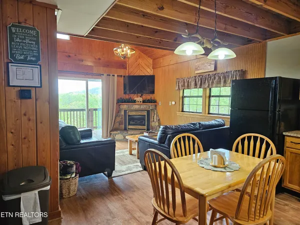 $450,000 | 3827 Gettaway Lane, Gatlinburg, TN 37738