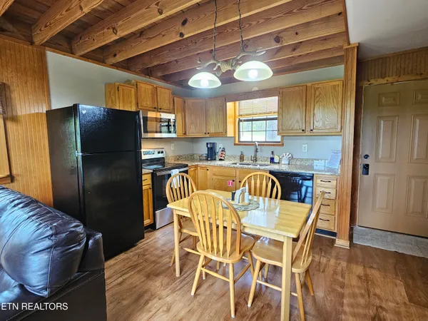 $450,000 | 3827 Gettaway Lane, Gatlinburg, TN 37738