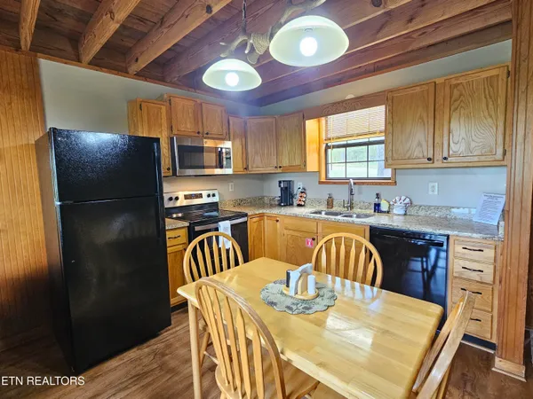 $450,000 | 3827 Gettaway Lane, Gatlinburg, TN 37738