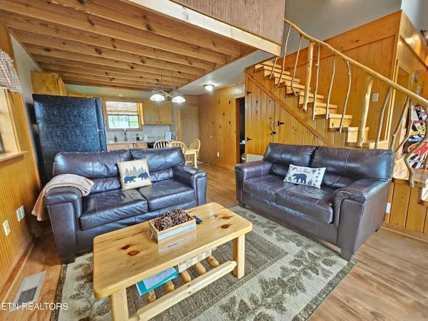 $450,000 | 3827 Gettaway Lane, Gatlinburg, TN 37738
