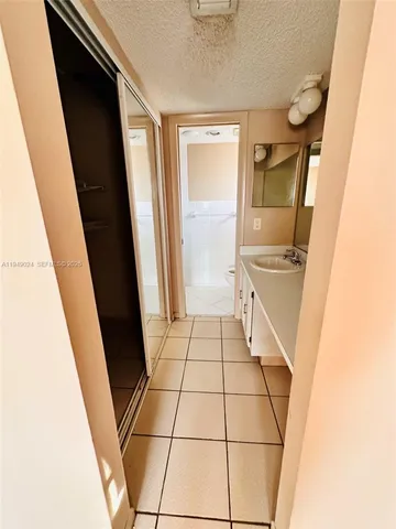 $2,100 | 2060 Northwest 81st Avenue, Unit 329, Pembroke Pines, FL 33024