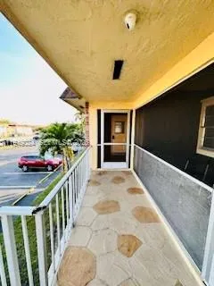 $2,100 | 2060 Northwest 81st Avenue, Unit 329, Pembroke Pines, FL 33024