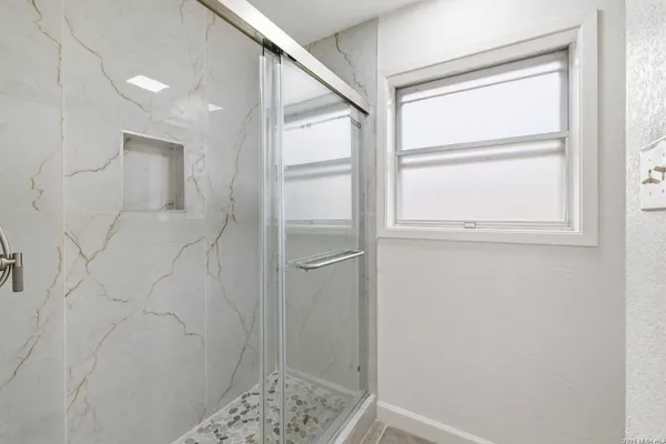 $2,100 | 301 Manor Drive, Unit A, Kerrville, TX 78028