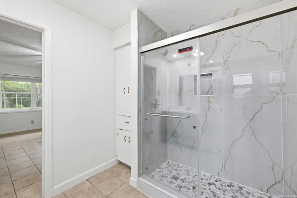 $2,100 | 301 Manor Drive, Unit A, Kerrville, TX 78028