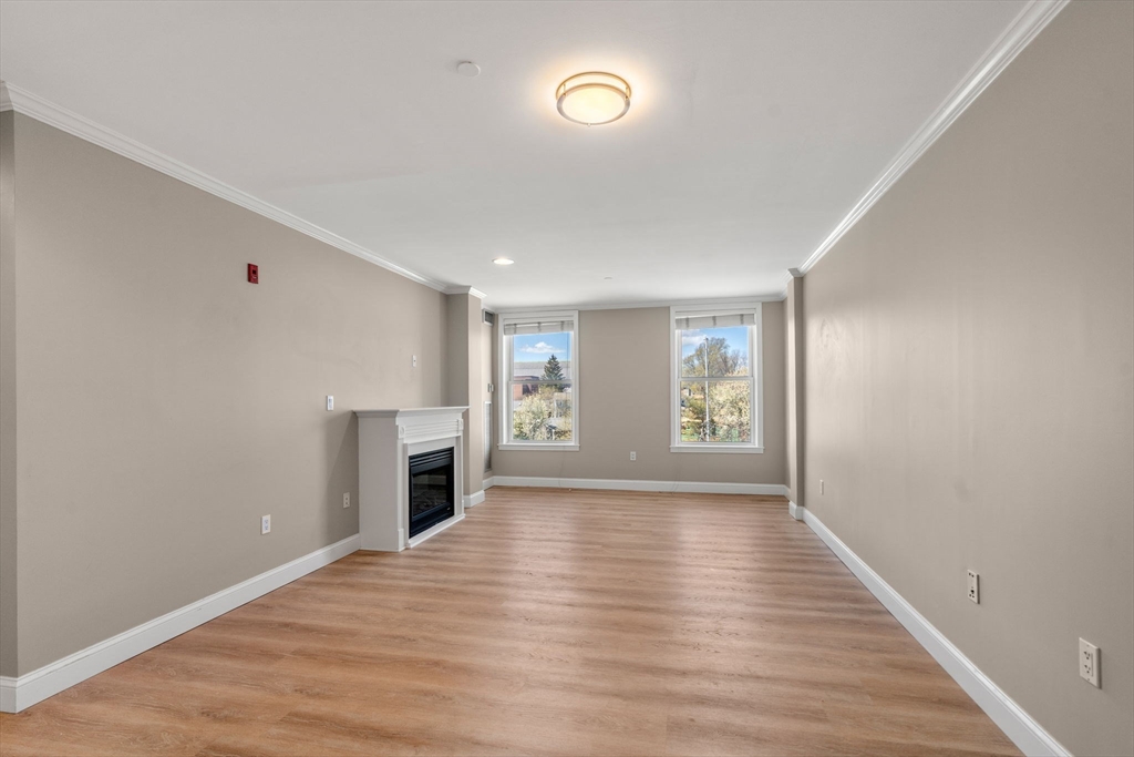 65 Chelsea Street, Unit 304 Boston, MA 02129 - Photo 5 of 22