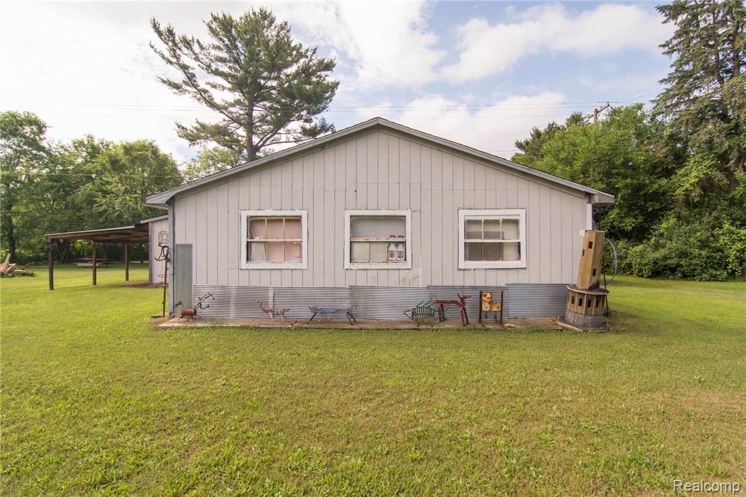 47046 Willis Road Belleville, MI 48111 - Photo 48 of 52 DSC_9851.jpg