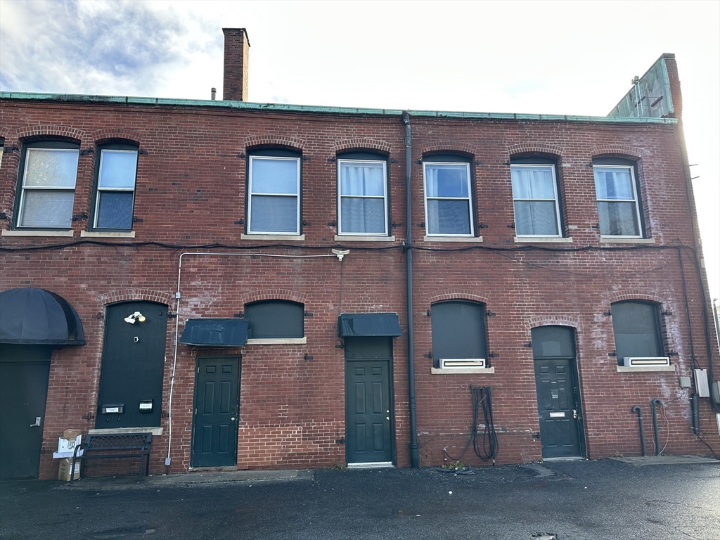 100 Cabot Street, Unit 5 Beverly, MA 01915 - Photo 2 of 16