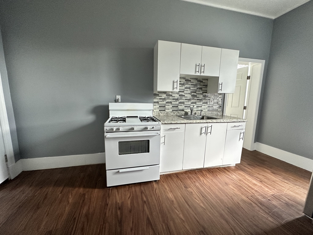 100 Cabot Street, Unit 5 Beverly, MA 01915 - Photo 4 of 16