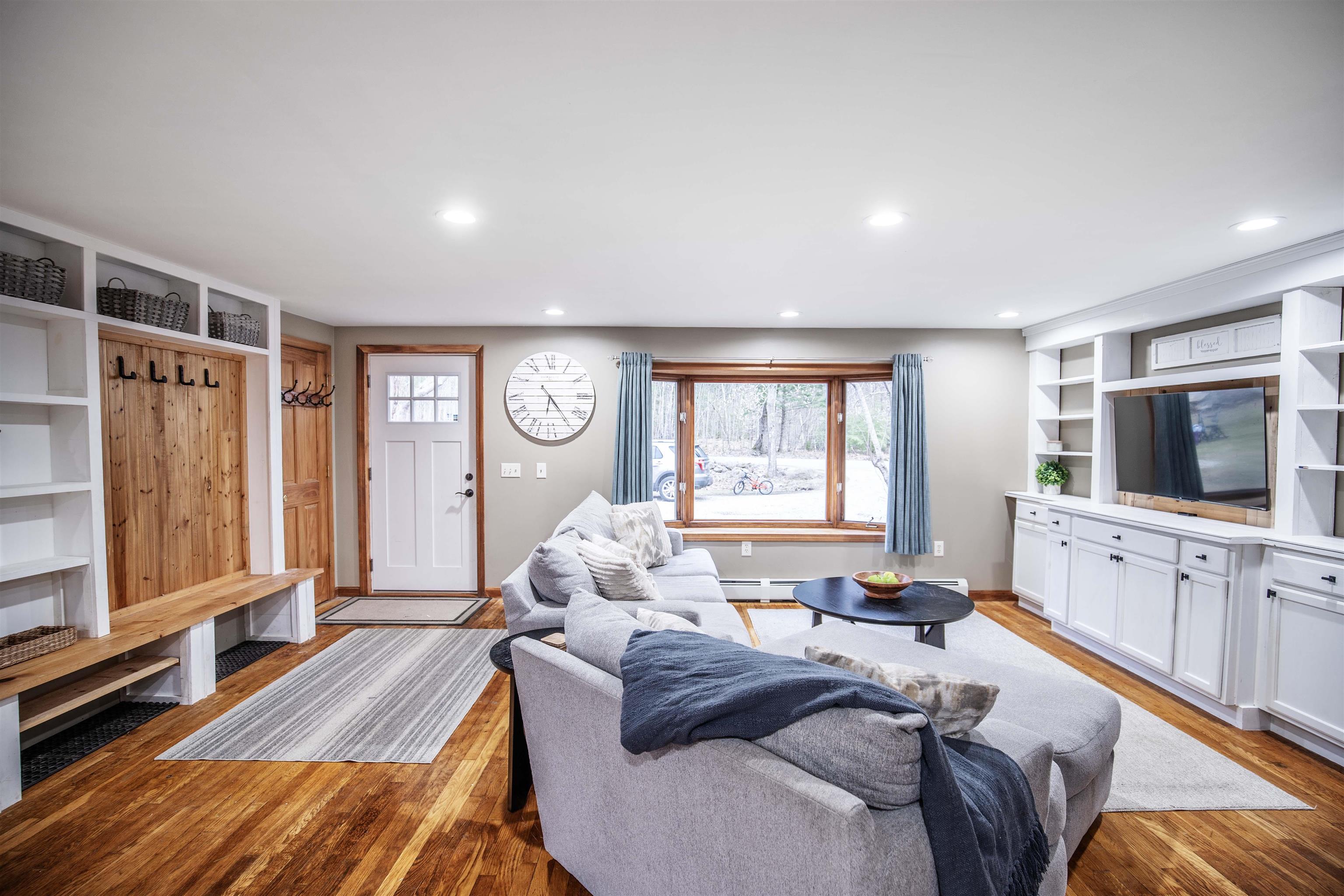 1065 Pine River Pond Road Wakefield, NH 03872 - Photo 3 of 32 Gallery Image 3