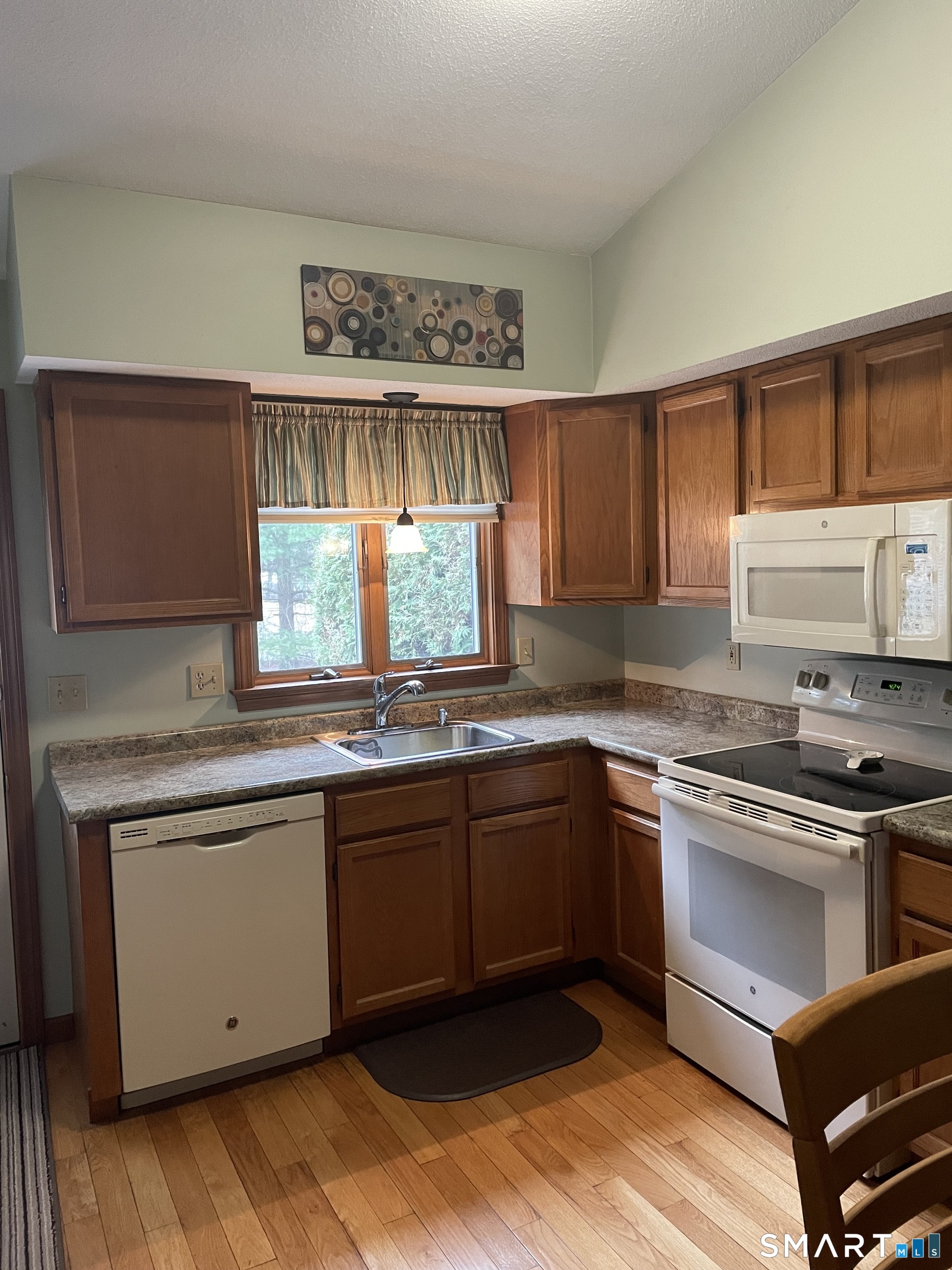 102 North Maple Street, Unit 6B Enfield, CT 06082 - Photo 3 of 18
