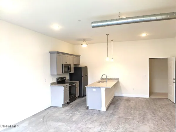 $1,425 | 12 White Street, Unit 22, Cohoes, NY 12047