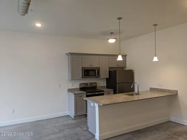 $1,425 | 12 White Street, Unit 22, Cohoes, NY 12047