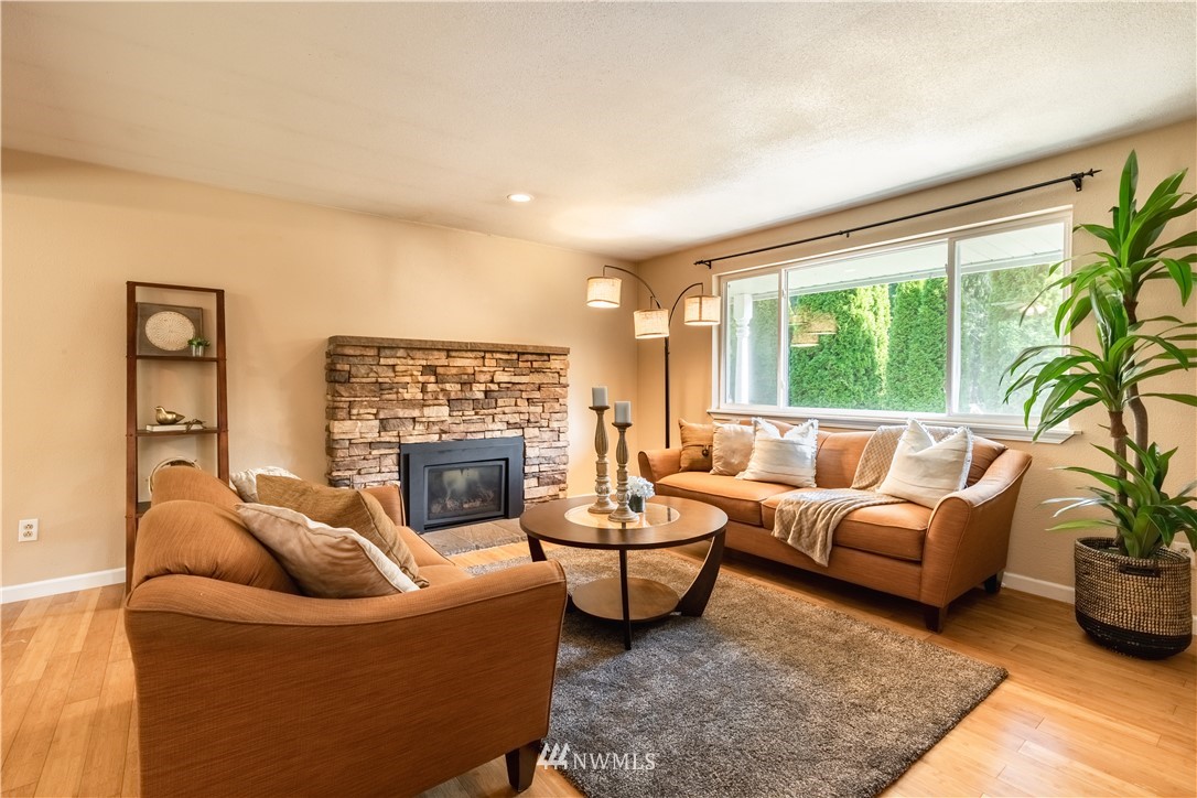 13655 197th Avenue Southeast Renton, WA 98059 - Photo 6 of 35