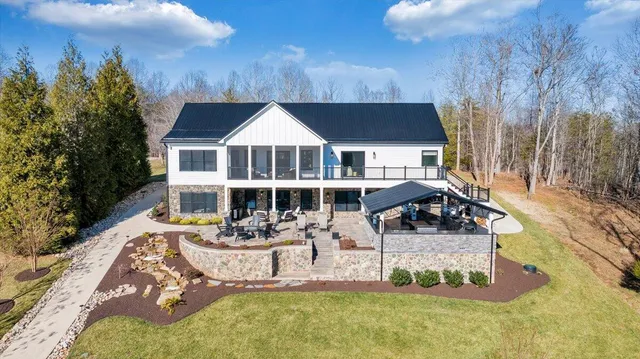$1,750,000 | 162 Lake Pointe Trail, Glade Hill, VA 24092