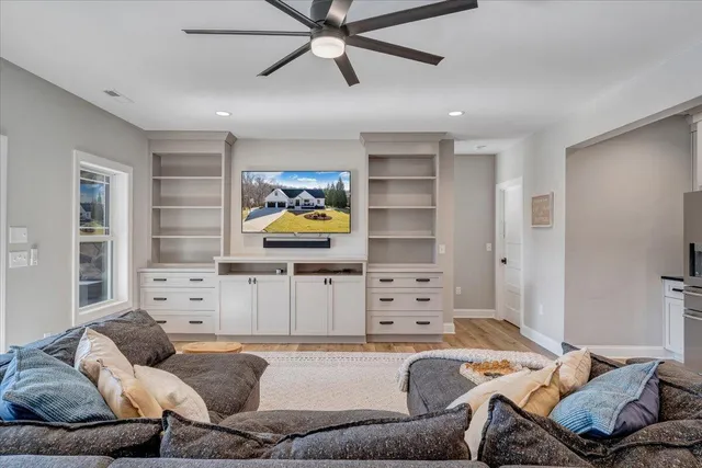 $1,750,000 | 162 Lake Pointe Trail, Glade Hill, VA 24092