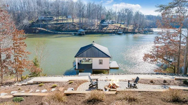 $1,750,000 | 162 Lake Pointe Trail, Glade Hill, VA 24092