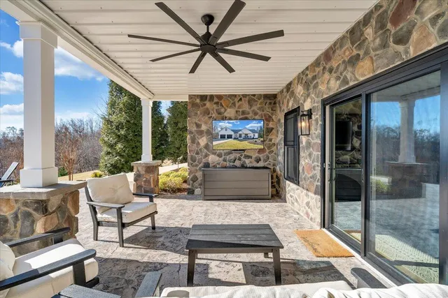 $1,750,000 | 162 Lake Pointe Trail, Glade Hill, VA 24092