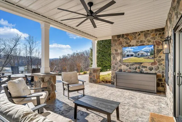 $1,750,000 | 162 Lake Pointe Trail, Glade Hill, VA 24092