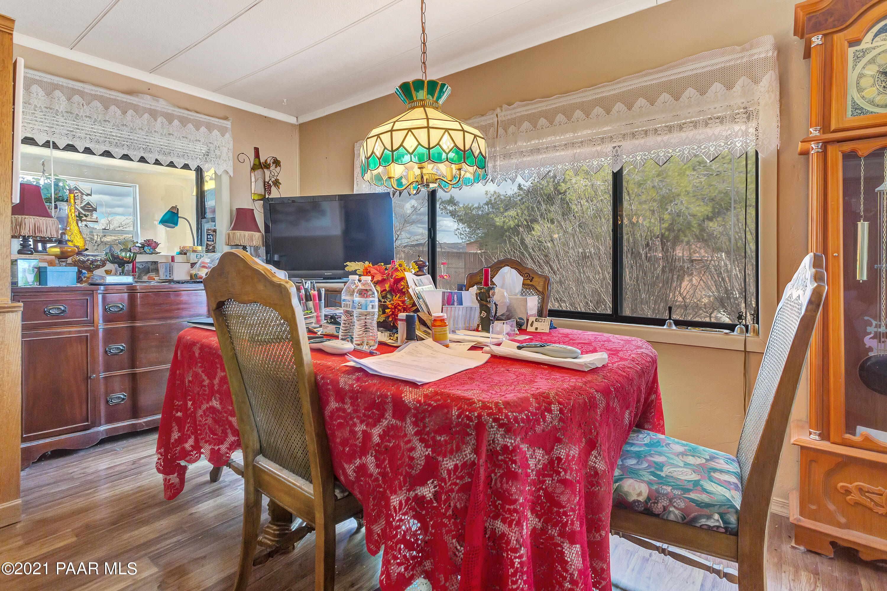 212 North Outback Road Dewey, AZ 86327 - Photo 9 of 37 Dining area