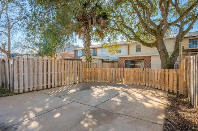 $229,900 | 130 Valencia Drive, Fort Walton Beach, FL 32547