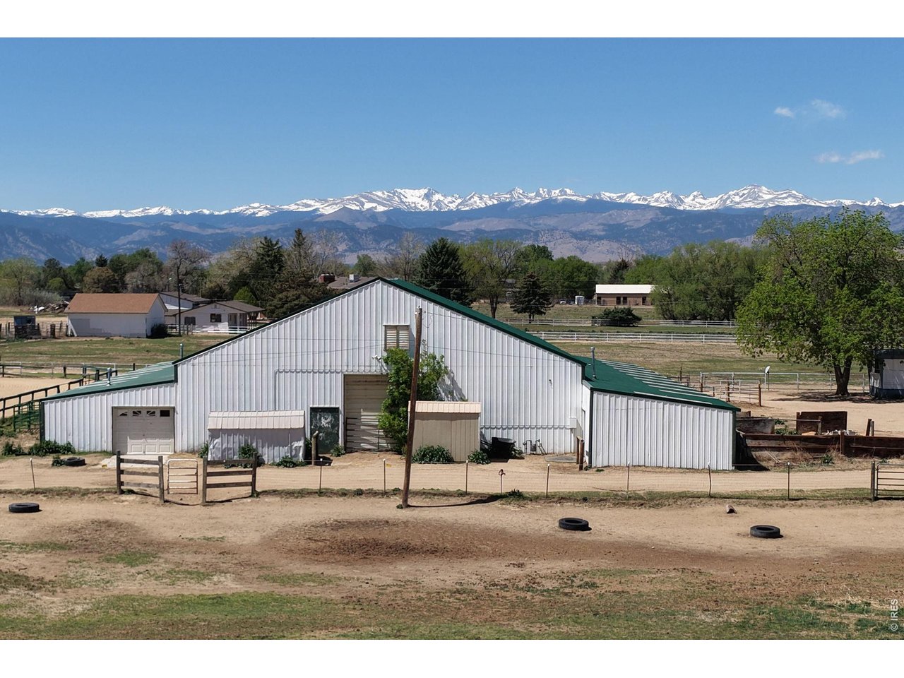 11098 Jasper Road Lafayette, CO 80026 - Photo 4 of 50 a view of a backyard