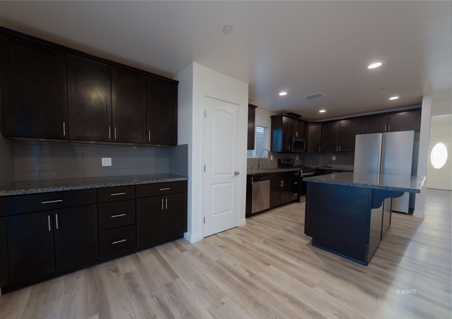 1112 Porter Street Ridgecrest, CA 93555 - Photo 11 of 48