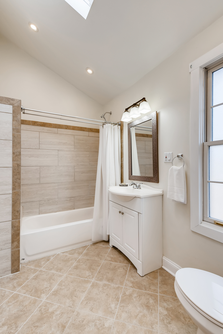 300 Addison Road Riverside, IL 60546 - Photo 20 of 28