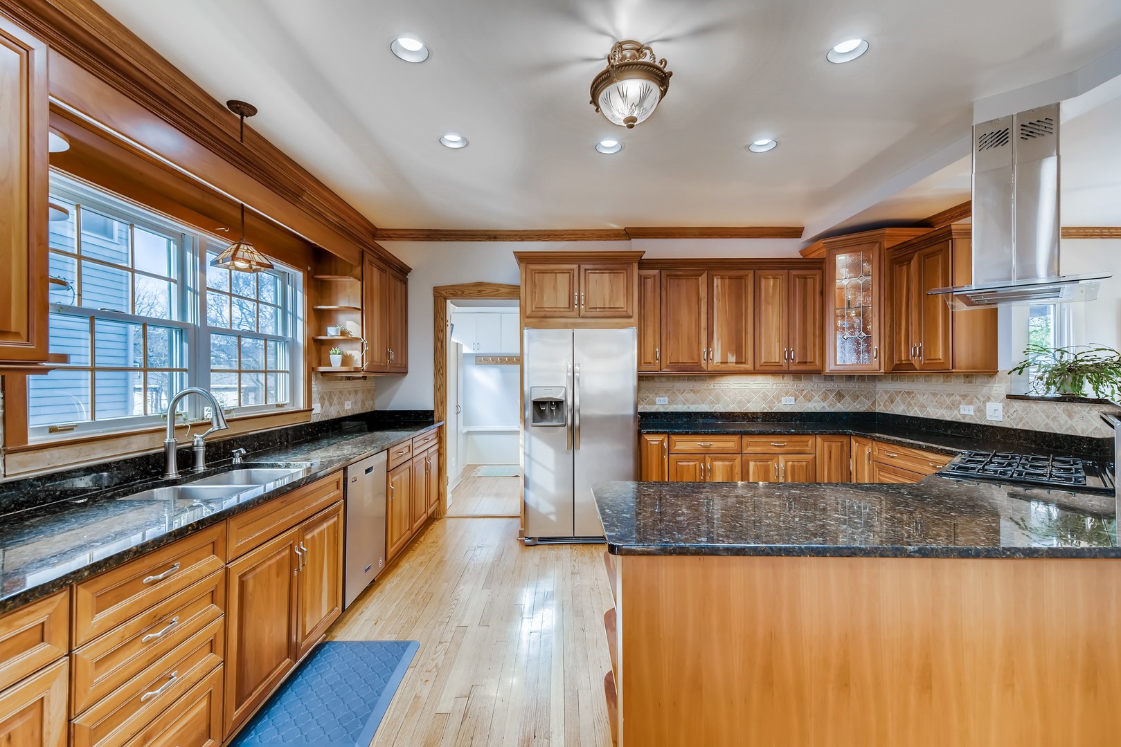 300 Addison Road Riverside, IL 60546 - Photo 8 of 28