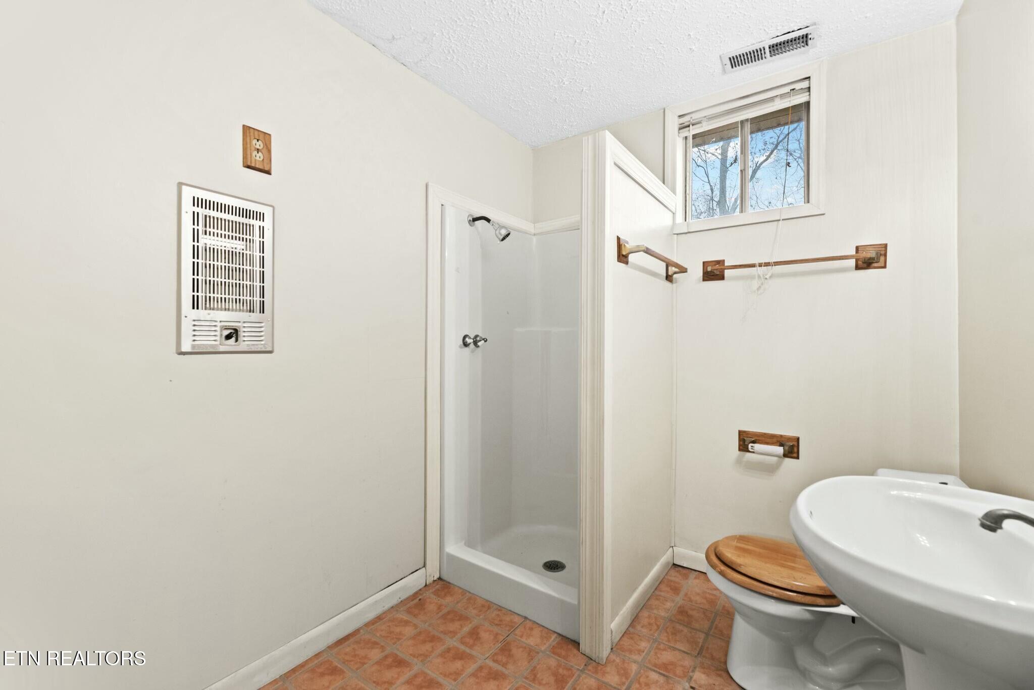 114 Loop Road Powell, TN 37849 - Photo 14 of 40 tempImageCnHWel