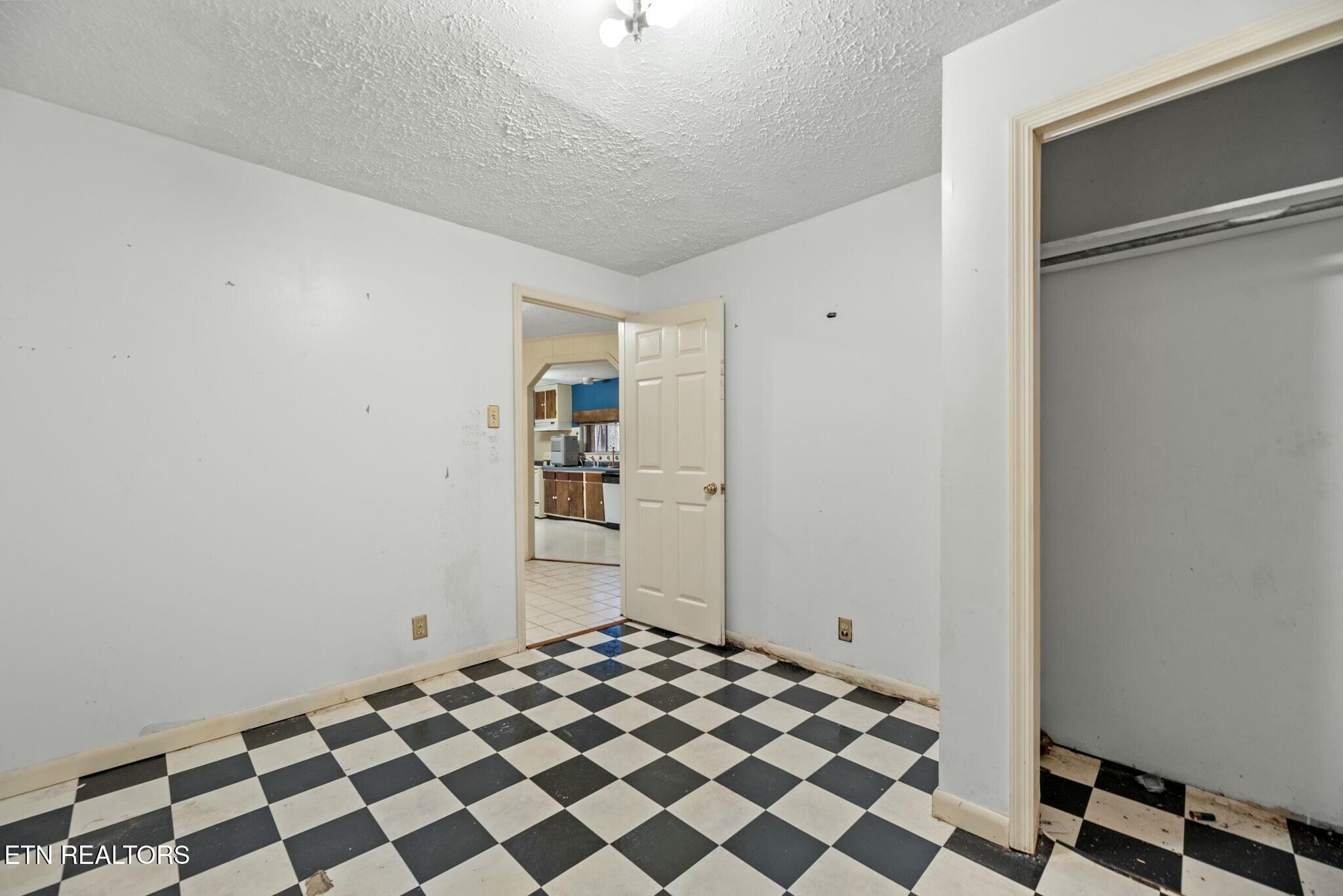 114 Loop Road Powell, TN 37849 - Photo 17 of 40 tempImage6cFsvL