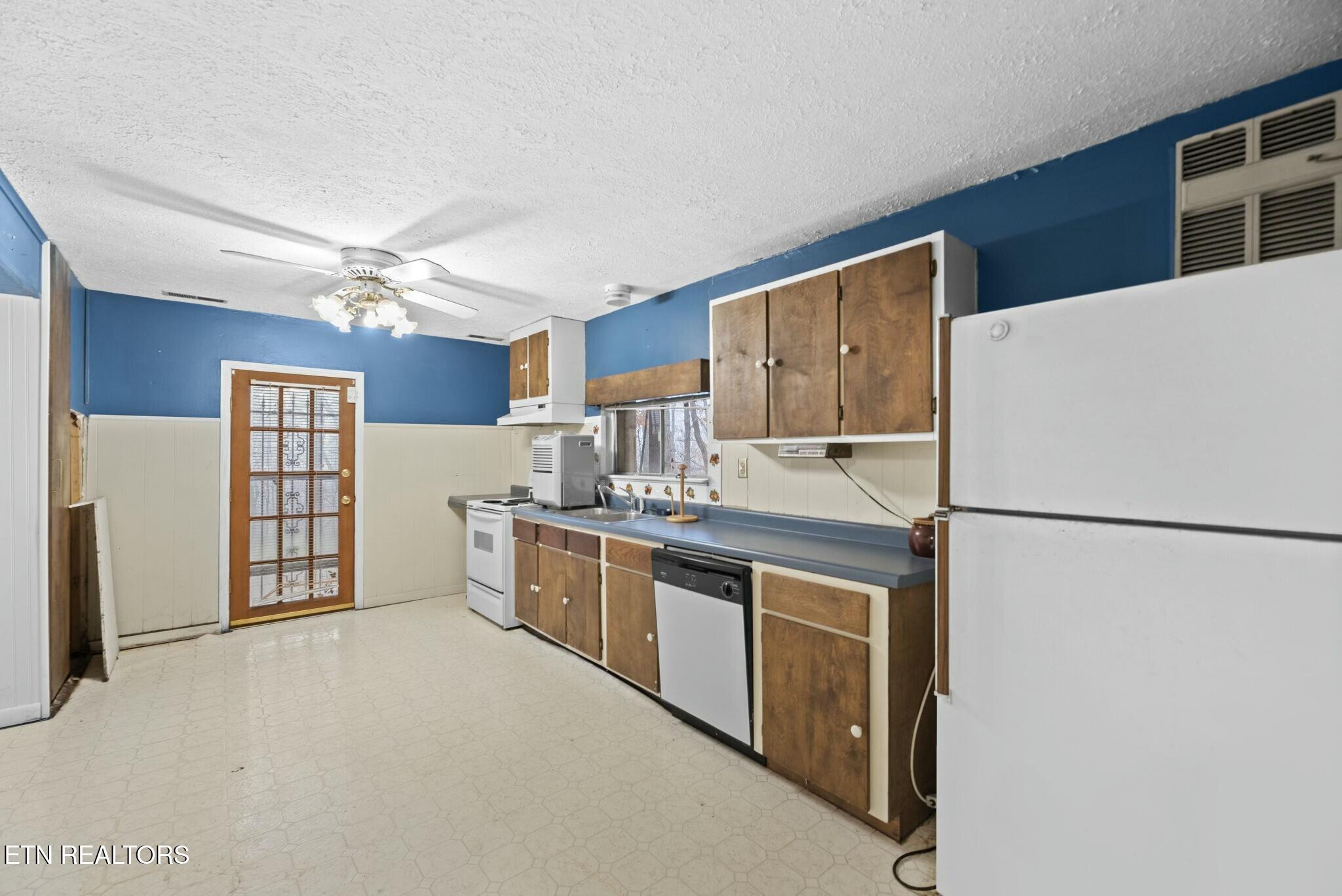 114 Loop Road Powell, TN 37849 - Photo 10 of 40 tempImage2R6vJB