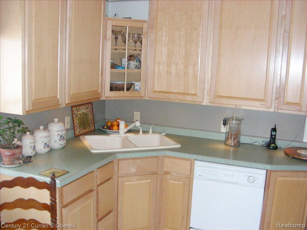 3410 Harding Street Dearborn, MI 48124 - Photo 7 of 14 Updated Kitchen