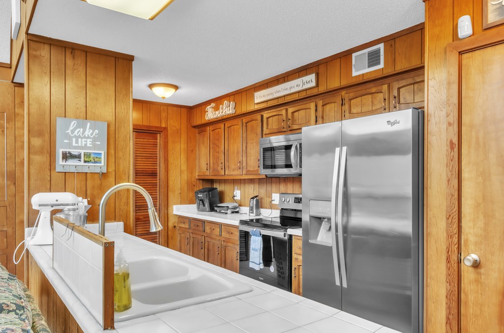 303 Snyder Road Easley, SC 29640 - Photo 7 of 42 Gallery Image 7