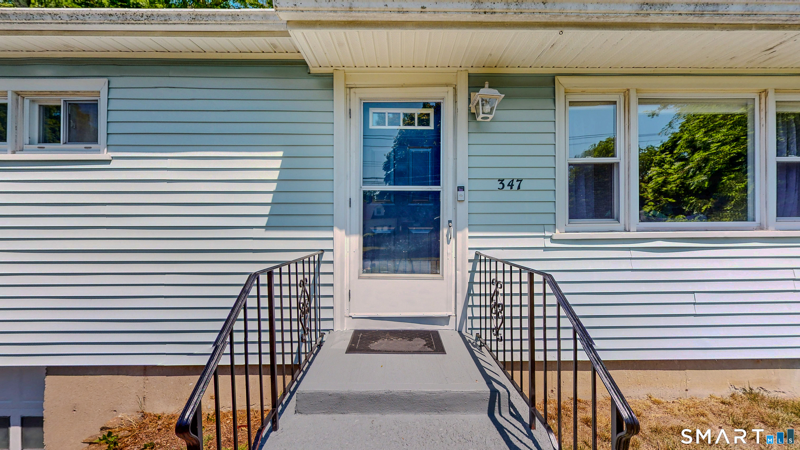 347 Edison Road Trumbull, CT 06611 - Photo 4 of 38