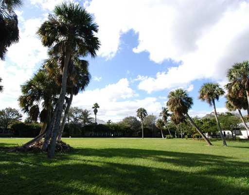 146 South Sewalls Point Road Stuart, FL 34996 - Photo 4 of 8 a view of a golf course