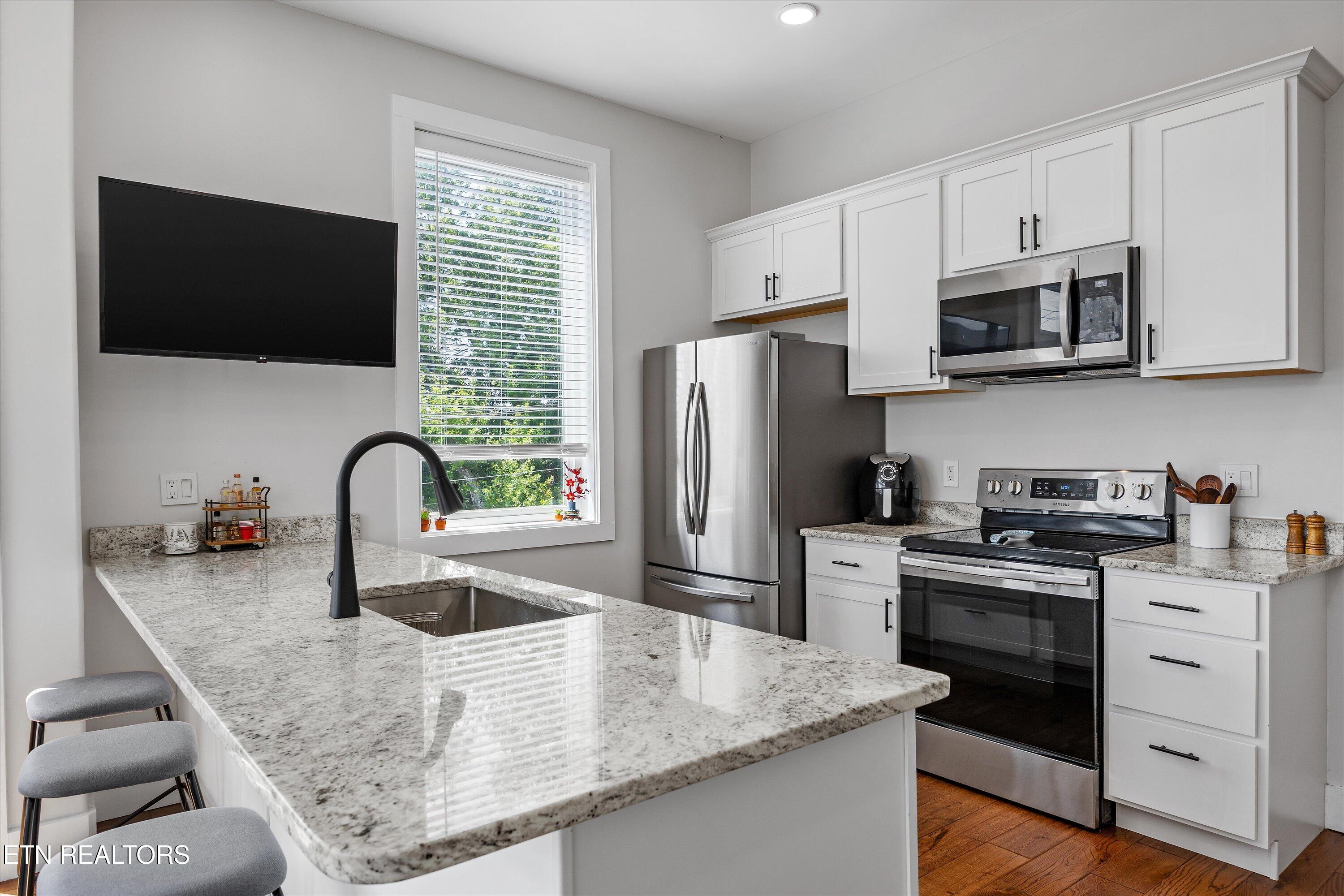 1117 Laurel Avenue, Unit 201 Knoxville, TN 37916 - Photo 12 of 40 11-1117 Laurel Ave Unit 20111