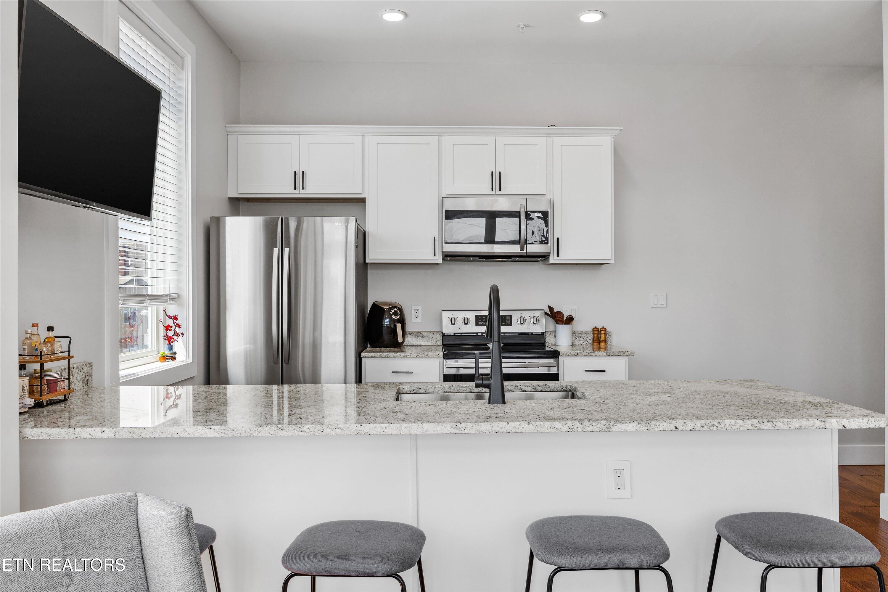 1117 Laurel Avenue, Unit 201 Knoxville, TN 37916 - Photo 13 of 40 12-1117 Laurel Ave Unit 20112