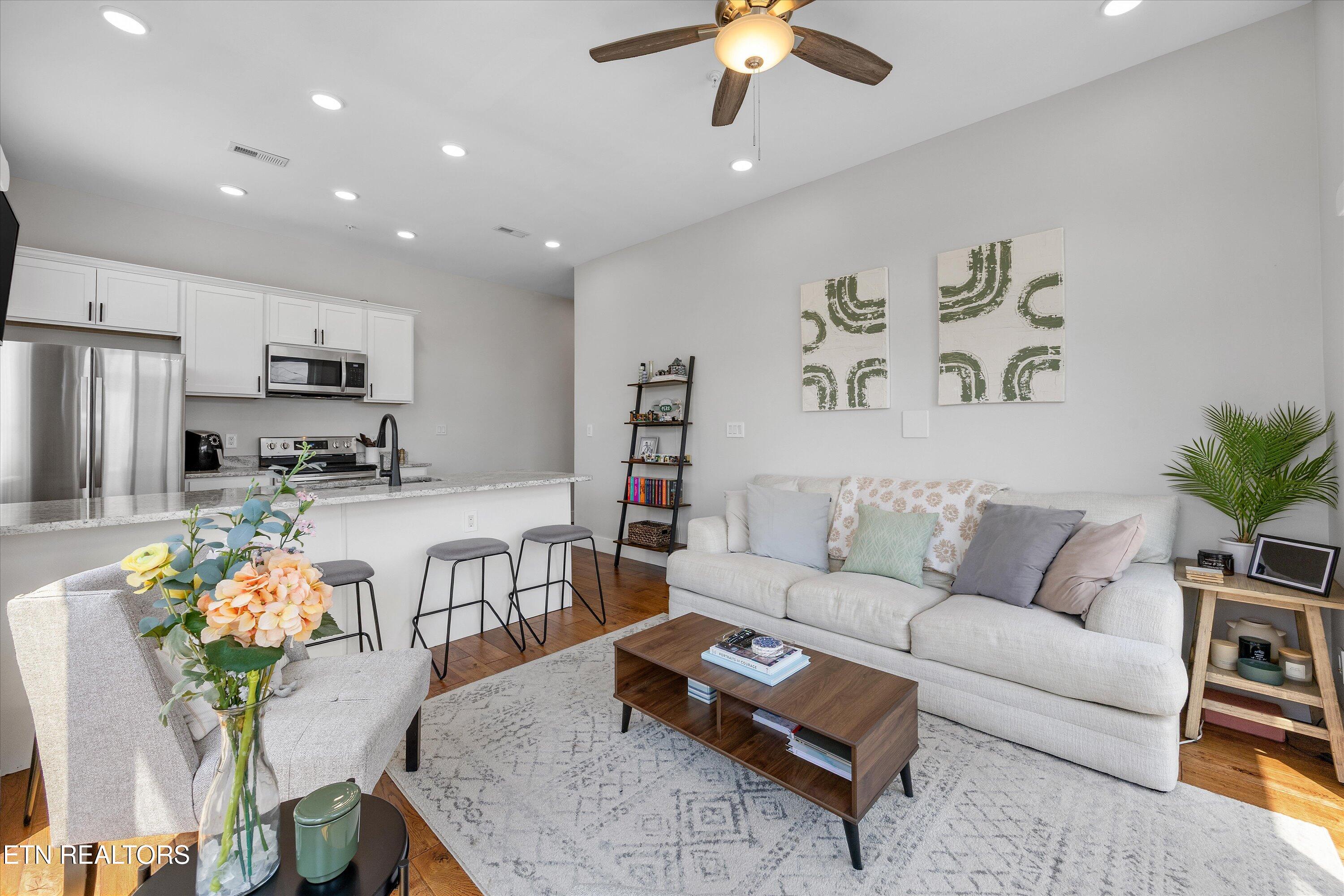 1117 Laurel Avenue, Unit 201 Knoxville, TN 37916 - Photo 15 of 40 14-1117 Laurel Ave Unit 20114