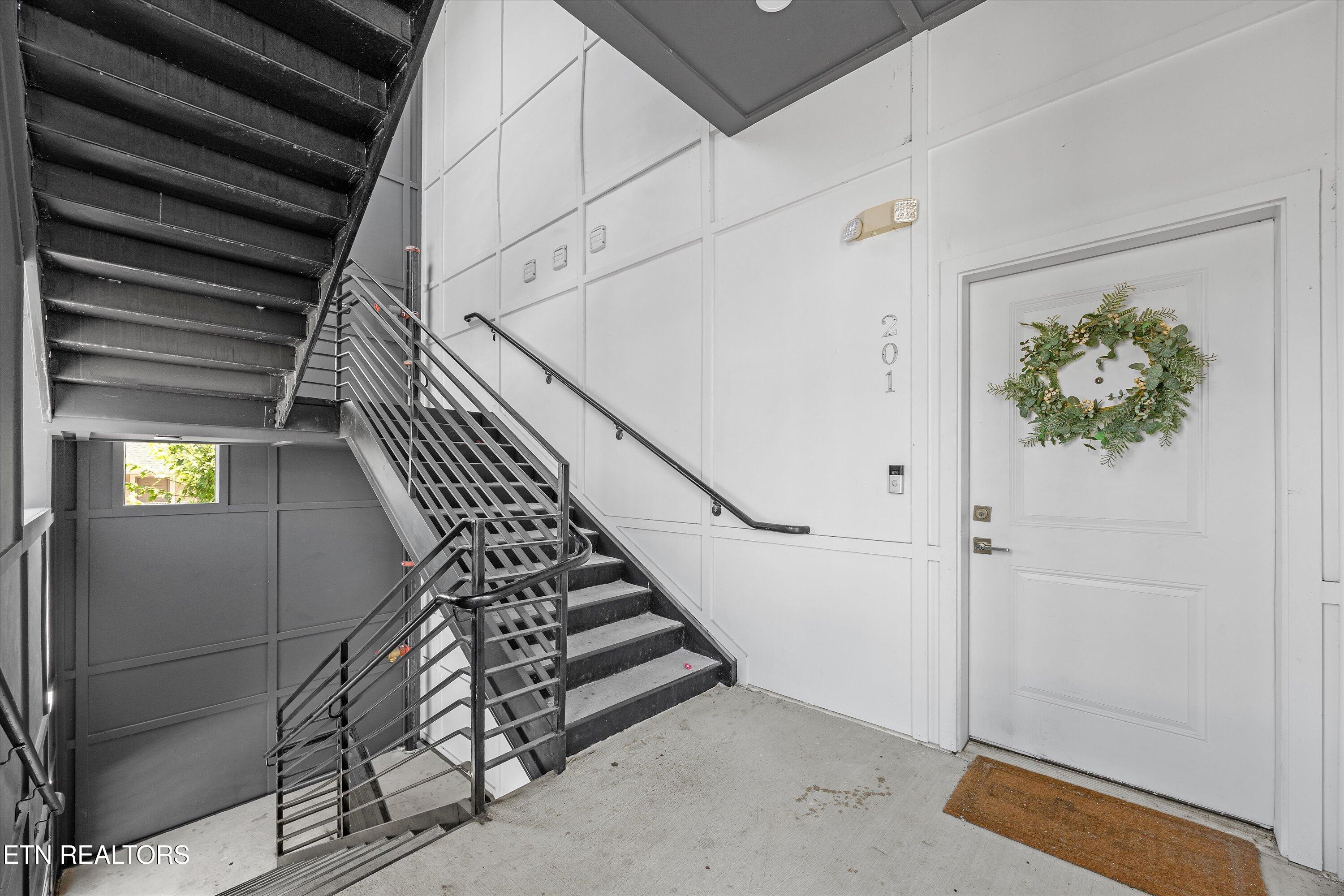 1117 Laurel Avenue, Unit 201 Knoxville, TN 37916 - Photo 2 of 40 01-1117 Laurel Ave Unit 20101