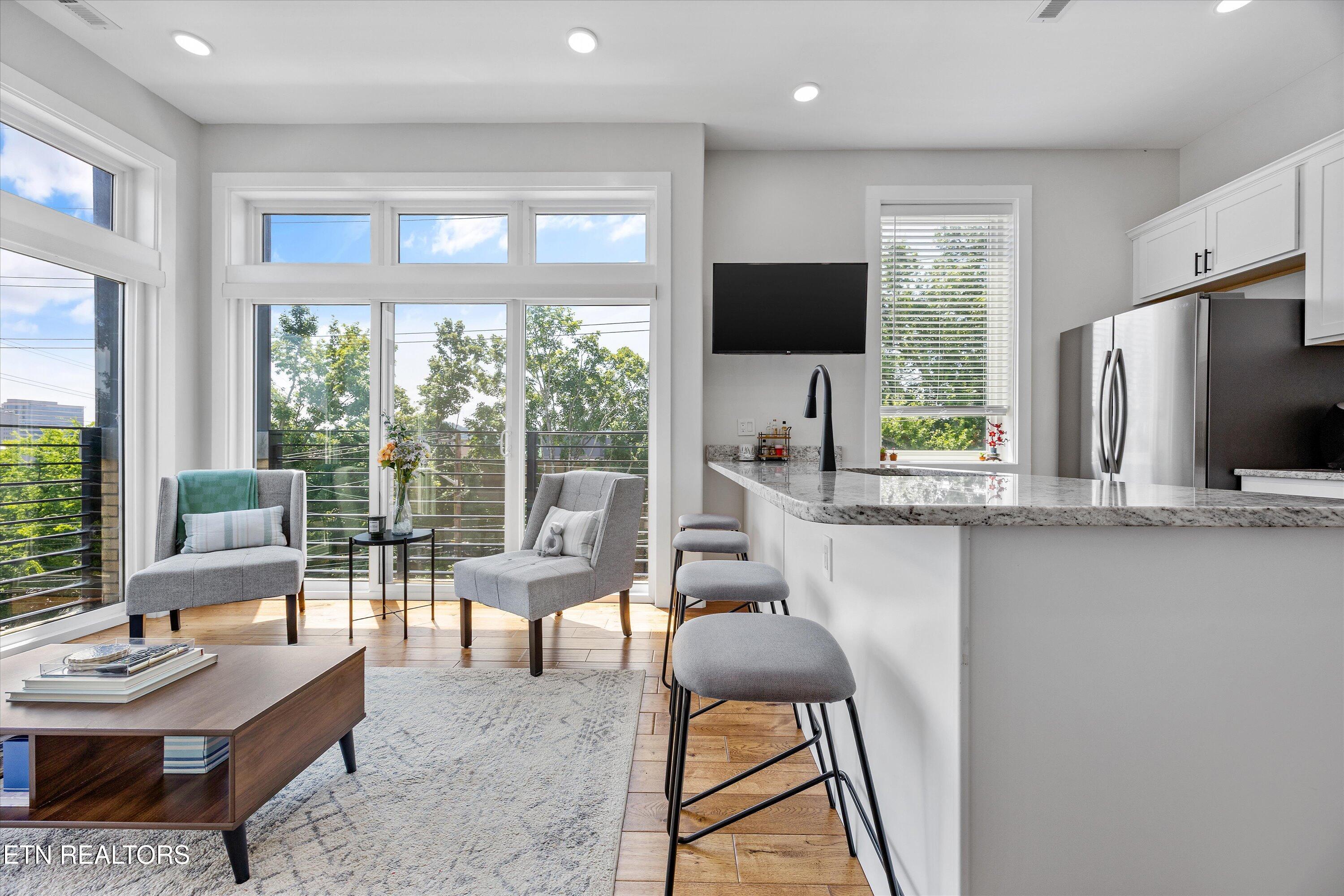 1117 Laurel Avenue, Unit 201 Knoxville, TN 37916 - Photo 21 of 40 19-1117 Laurel Ave Unit 20119