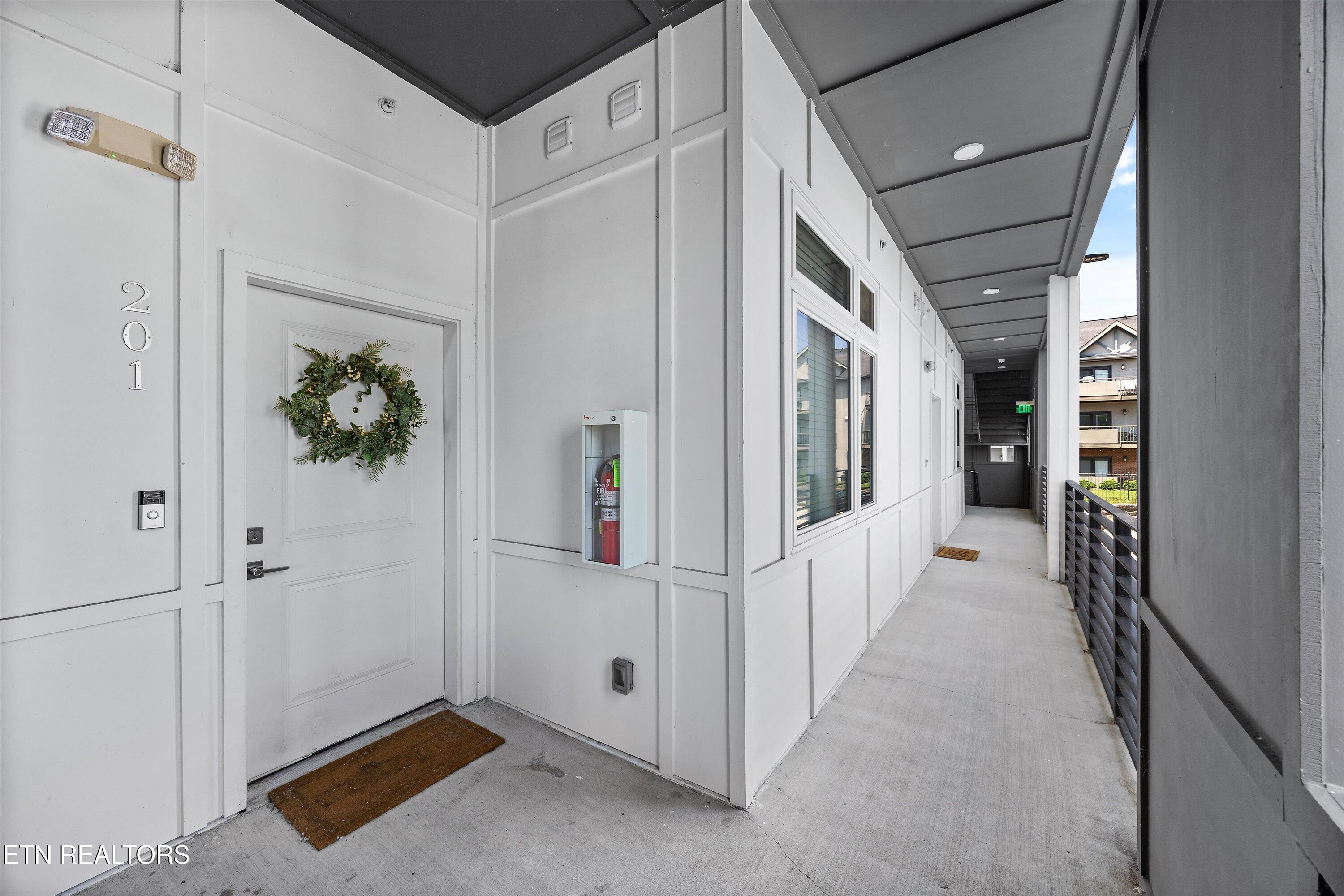 1117 Laurel Avenue, Unit 201 Knoxville, TN 37916 - Photo 3 of 40 02-1117 Laurel Ave Unit 20102